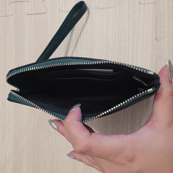 Coach Green Wristlet - Picture 4 of 7